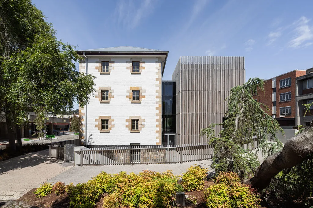 Architecture & Streetscapes 