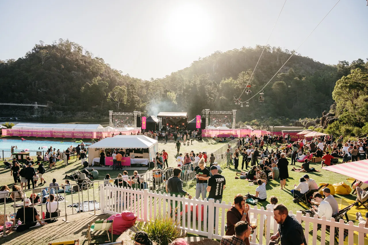 Festivals & Events (121)