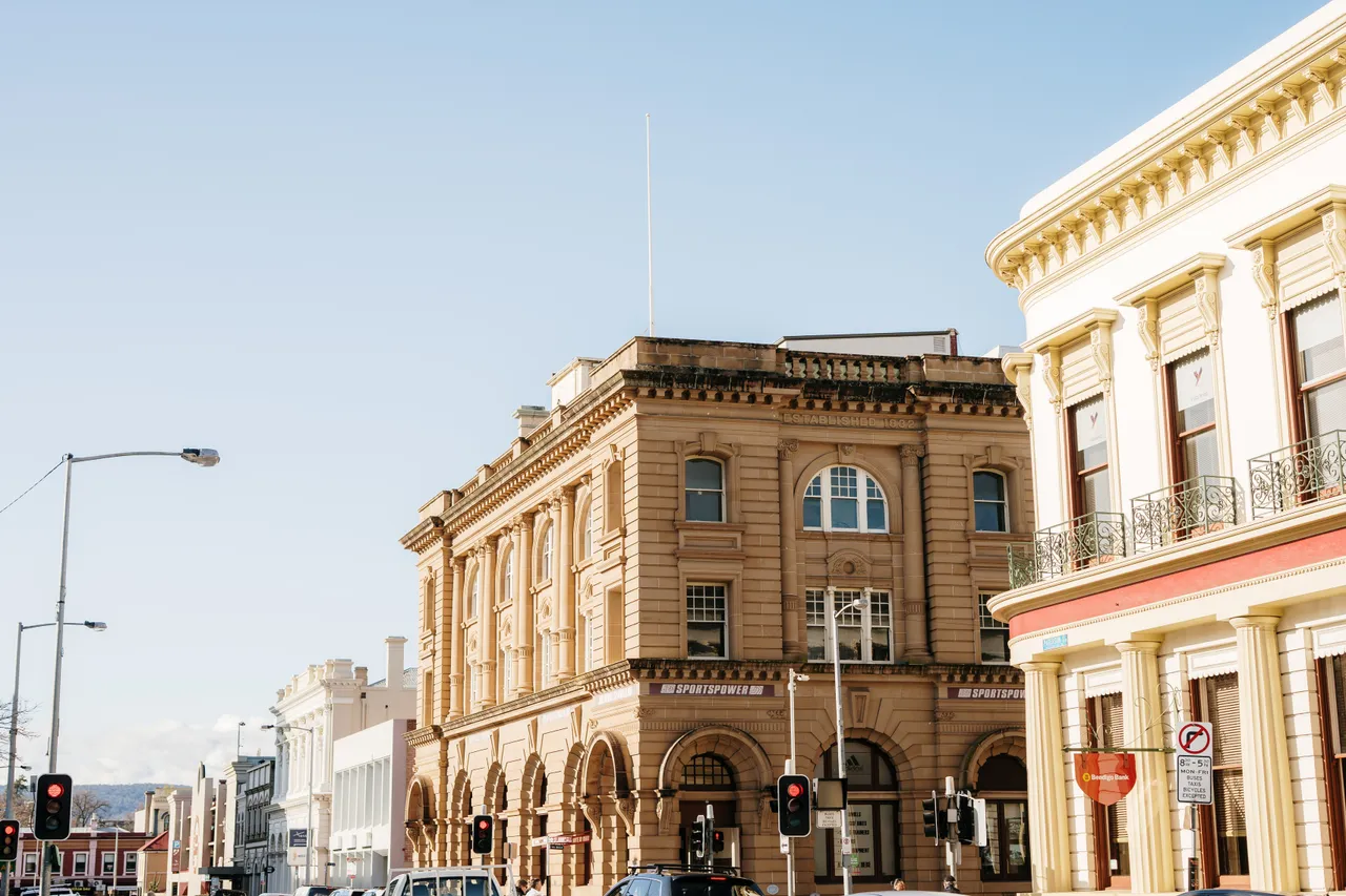 Architecture & Streetscapes  (102)