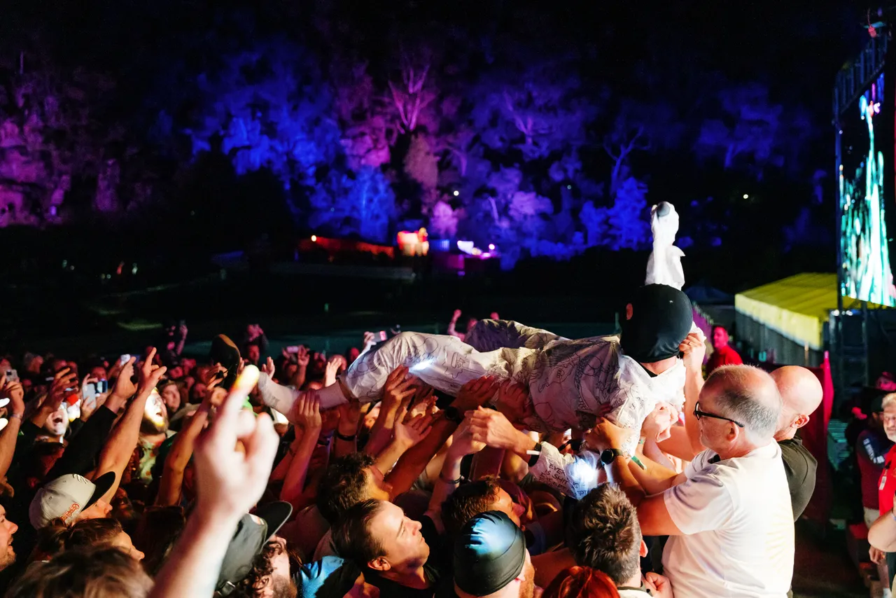 Festivals & Events (187)