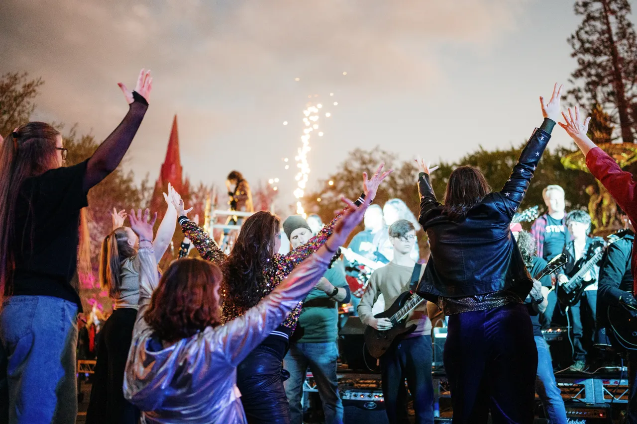 Festivals & Events (27)