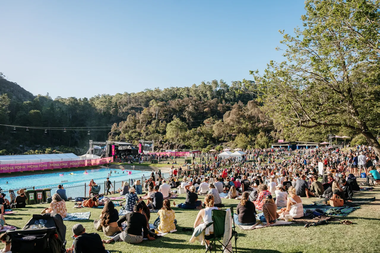 Festivals & Events (161)