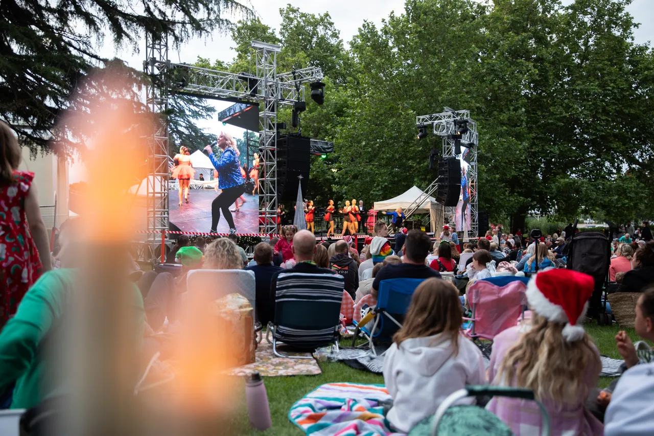 Carols by Candlelight  (42)