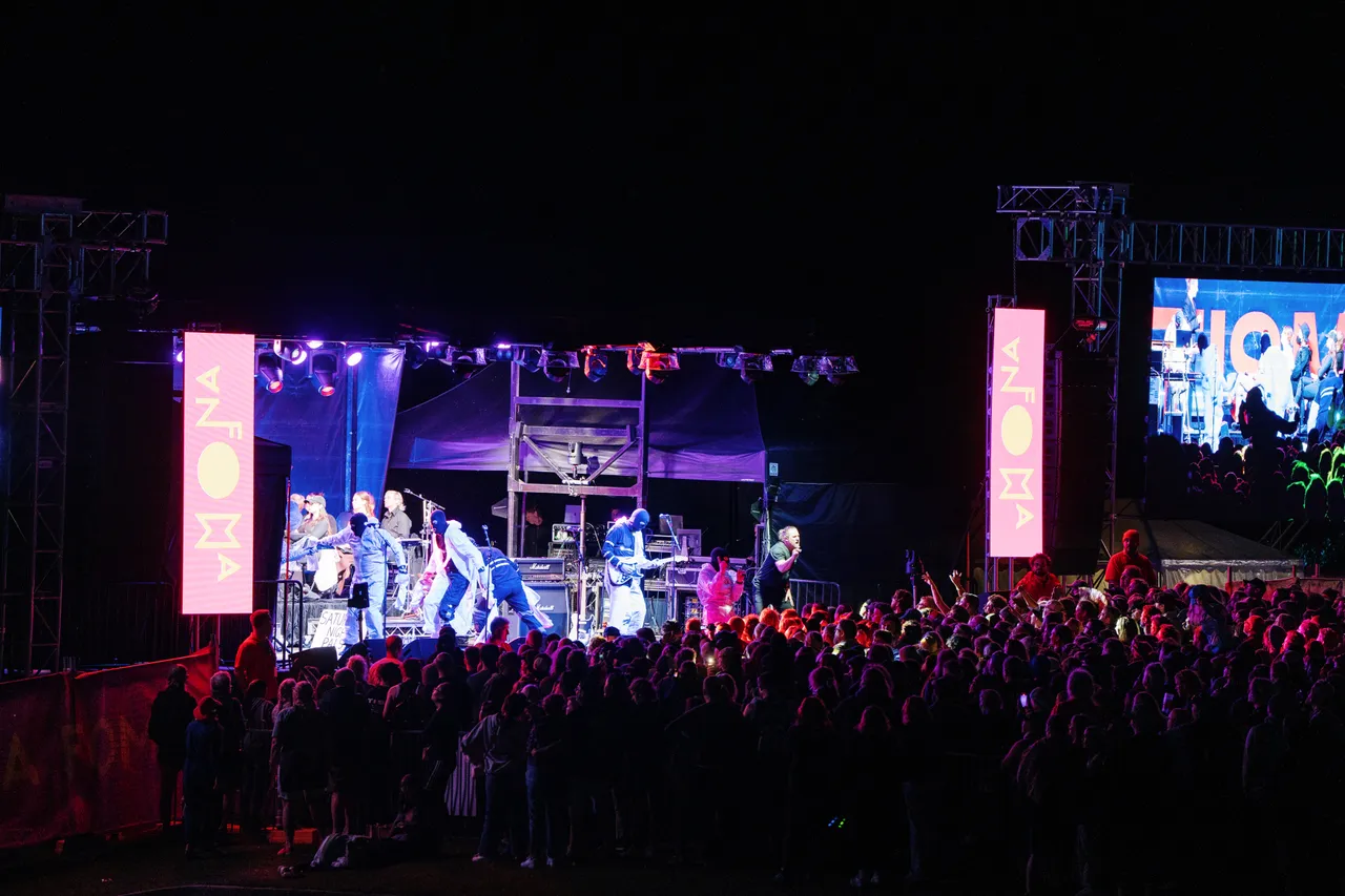 Festivals & Events (182)