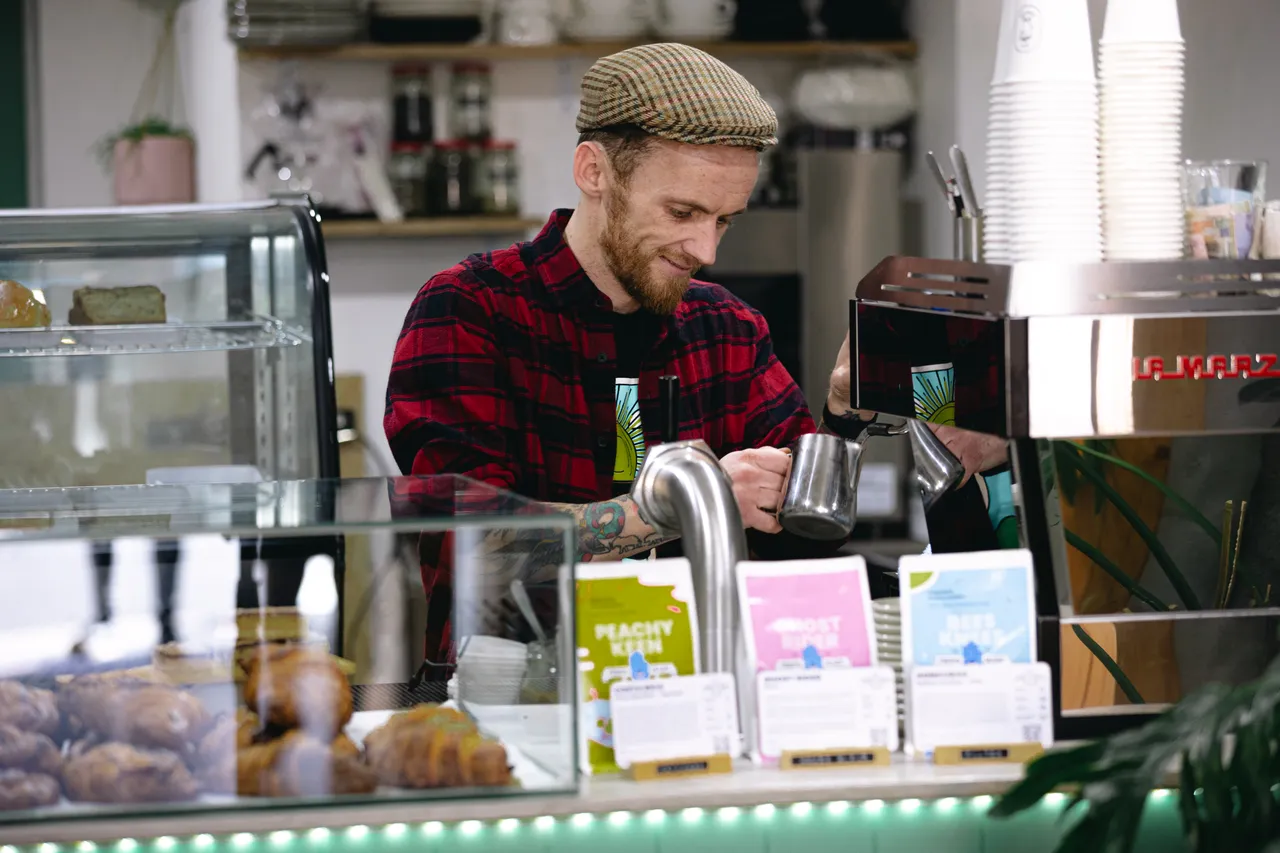 Cafe People