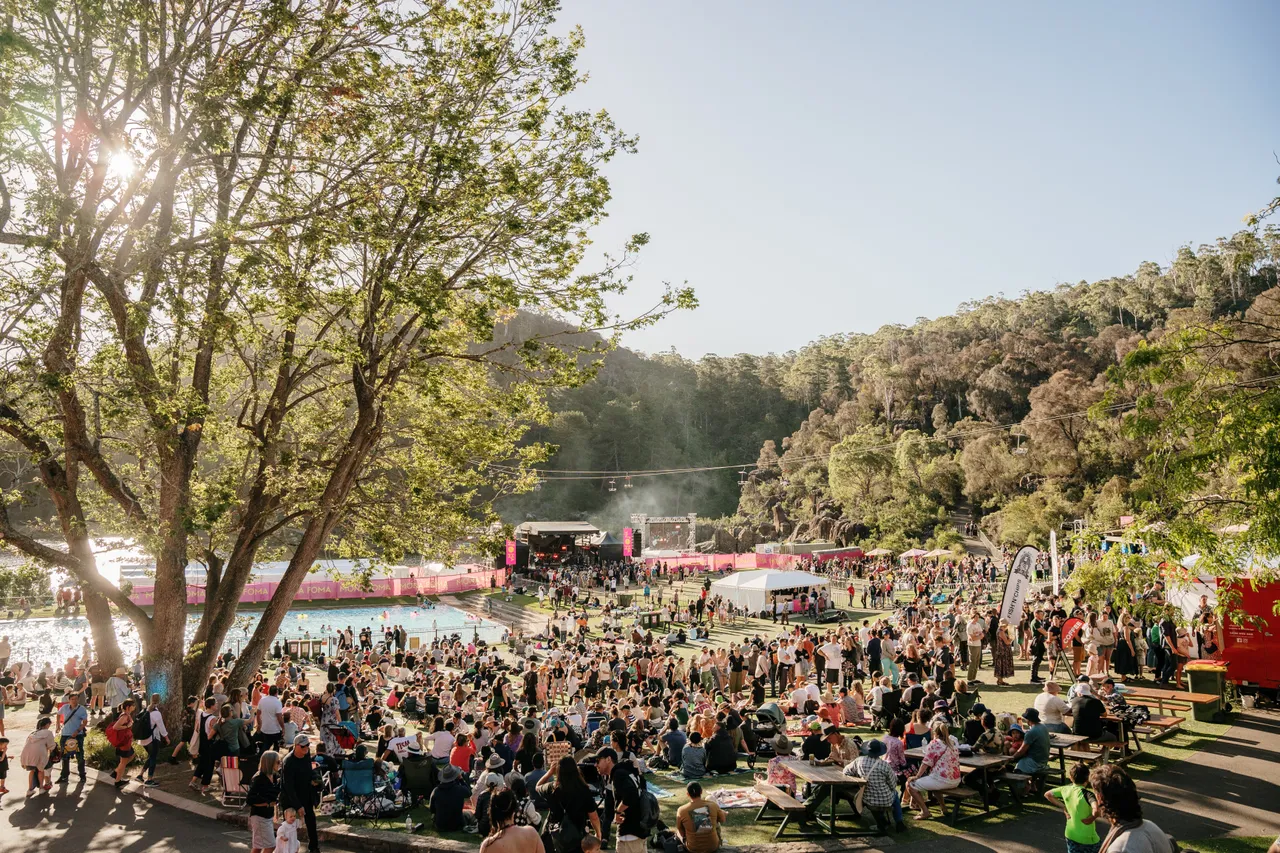 Festivals & Events (144)