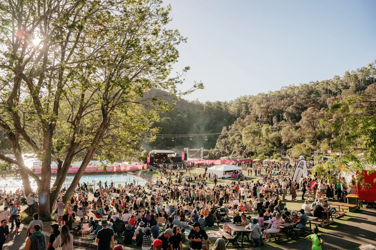Festivals & Events (148)
