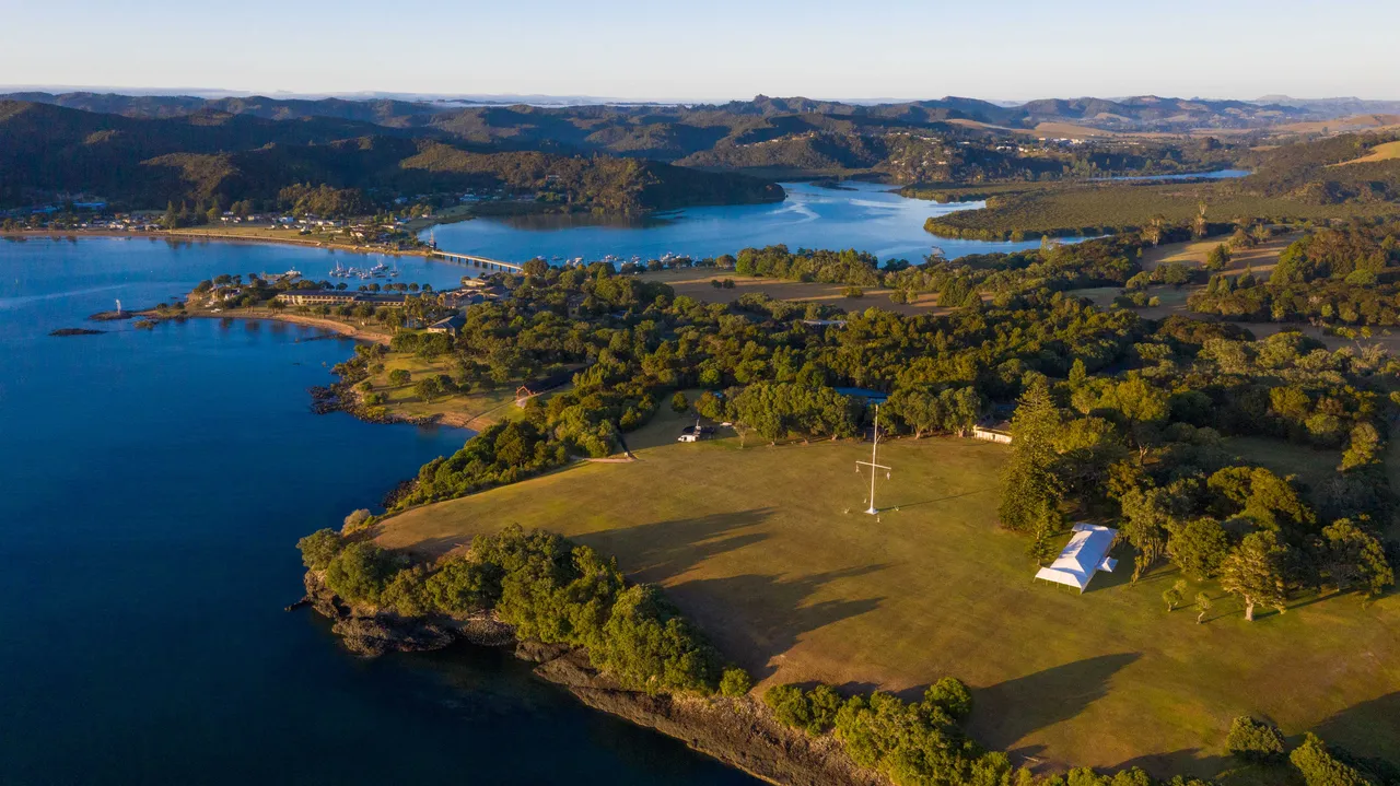 Album cover Aerials & Grounds