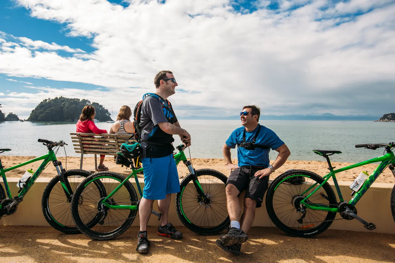 Friends Cycling Kaiteriteri Beach