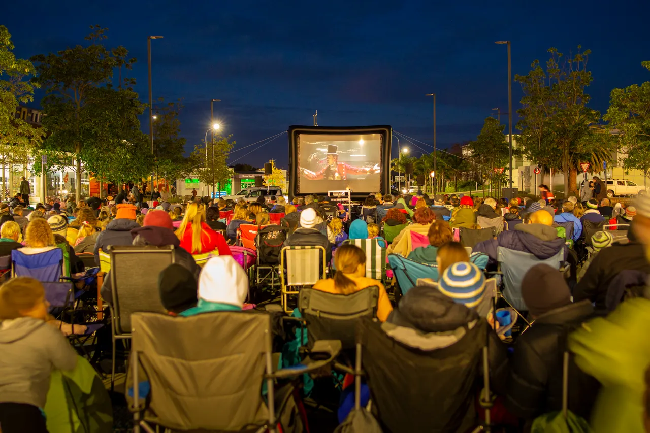 Outdoor Movies in Sundial Square Richmond