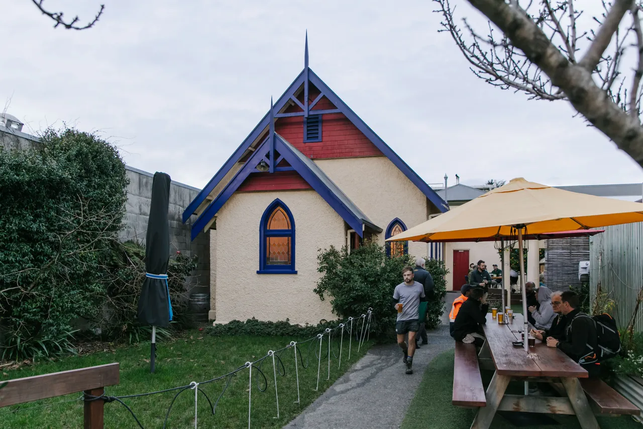 The Free House Pub