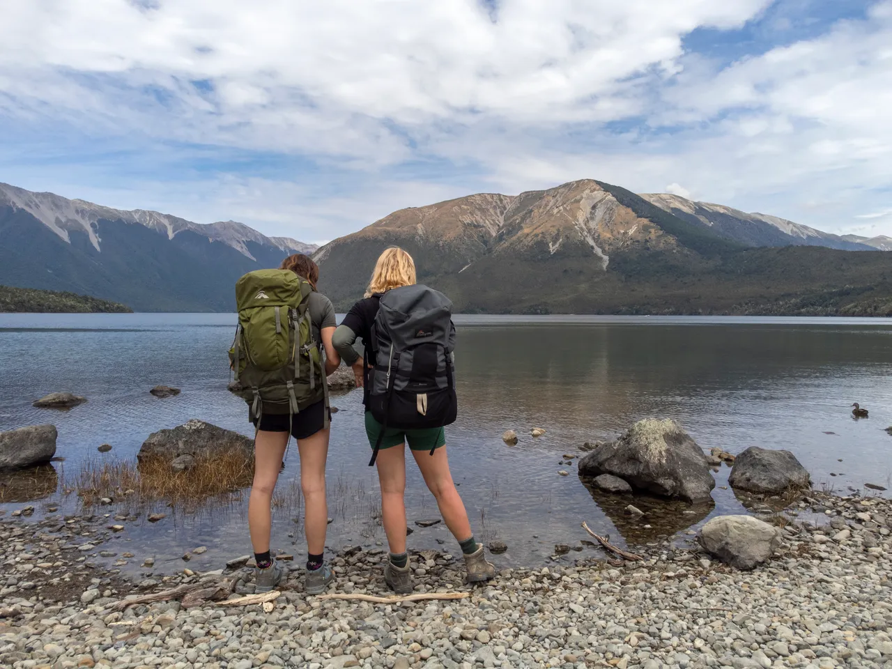 Hikers at Lake Rotoiti