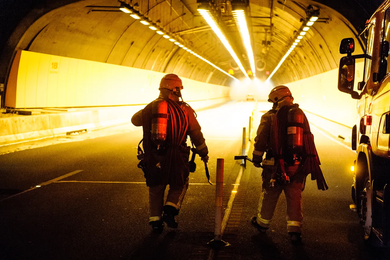 NZ_Fire_Callouts_Terrace Tunnel exercise_05.08.15_0062