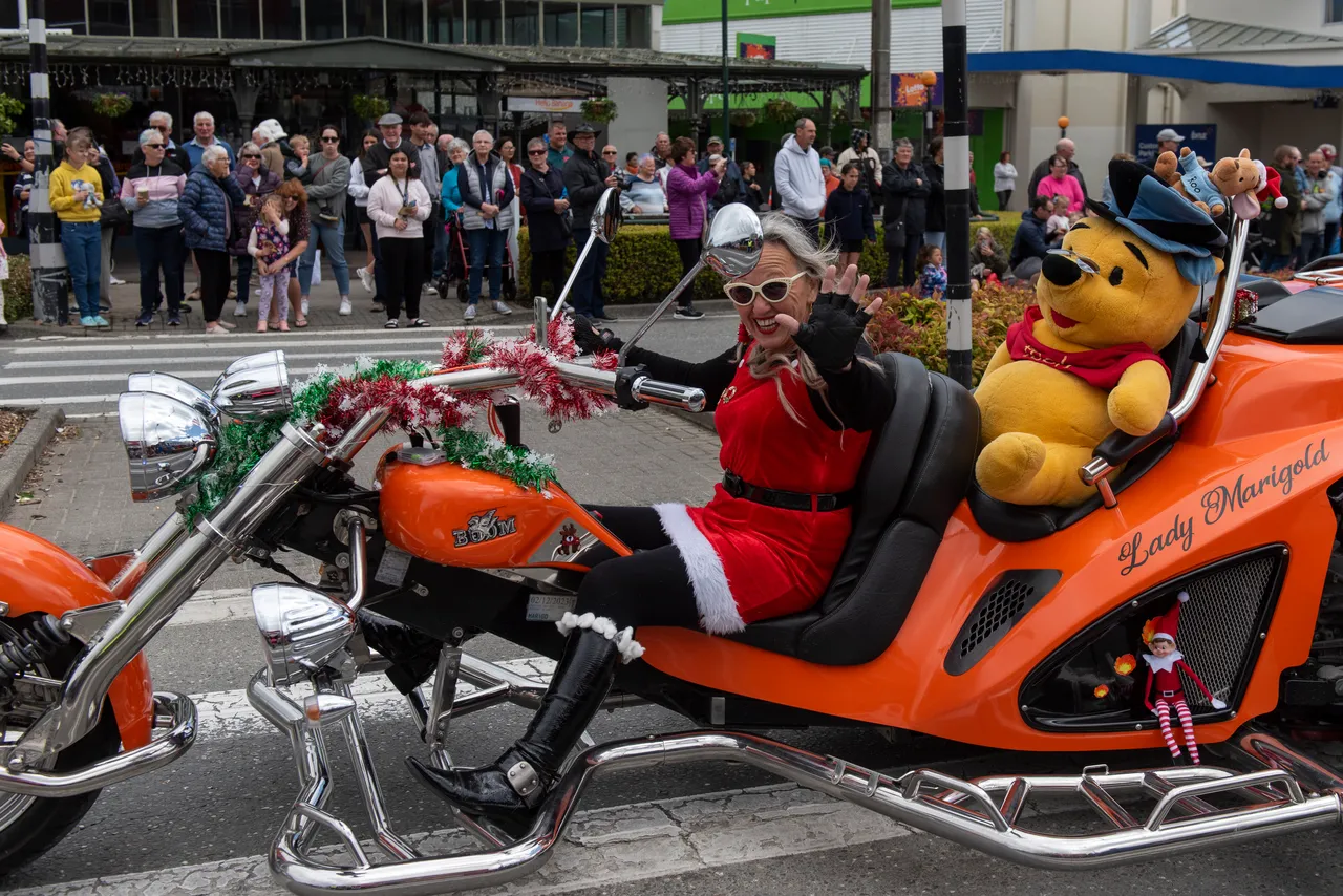 Christmas Carnival & Santa Parade 2023