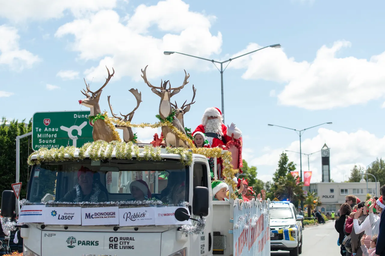 Christmas Carnival & Santa Parade 2023