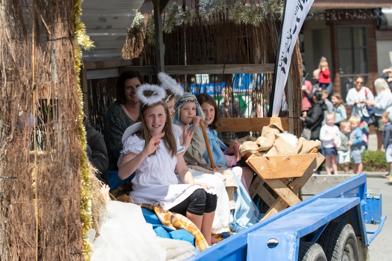 Christmas Carnival & Santa Parade 2023
