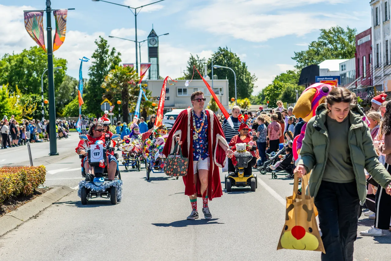 Mayor Ben Bell walking in a parade