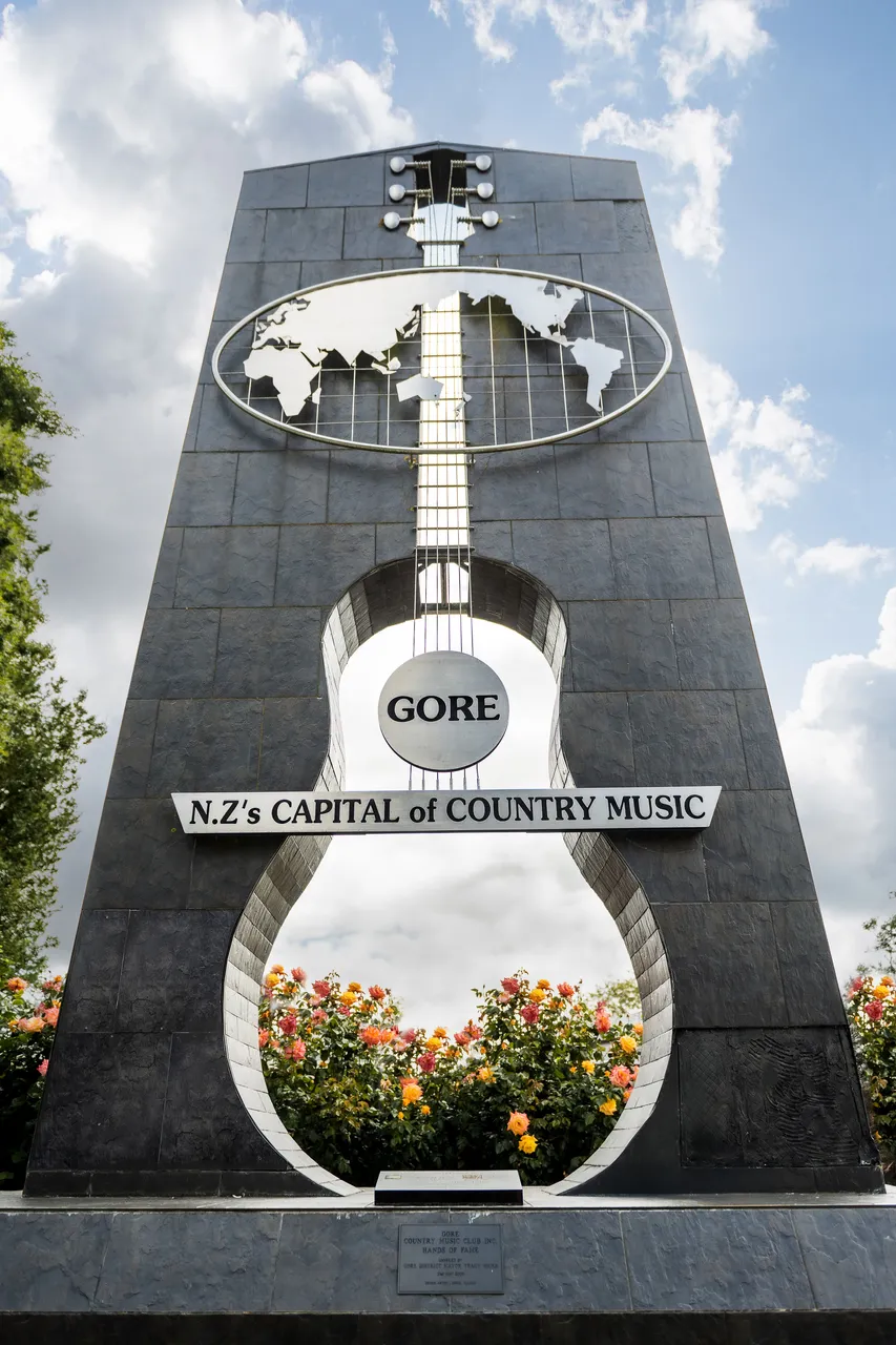 Hands of Fame Statue
