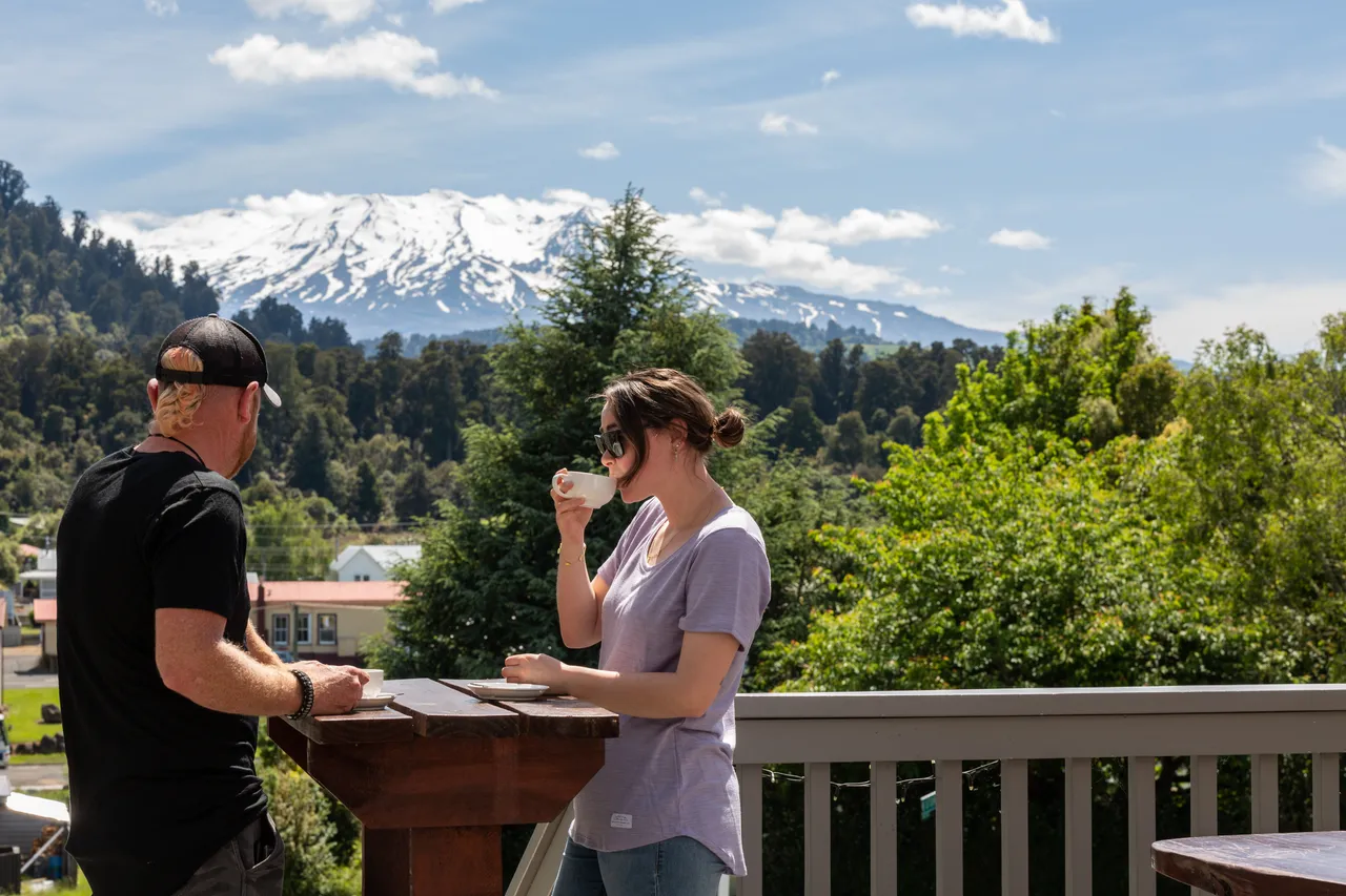 A couple dining at Kings Restaurant and Bar Ohakune