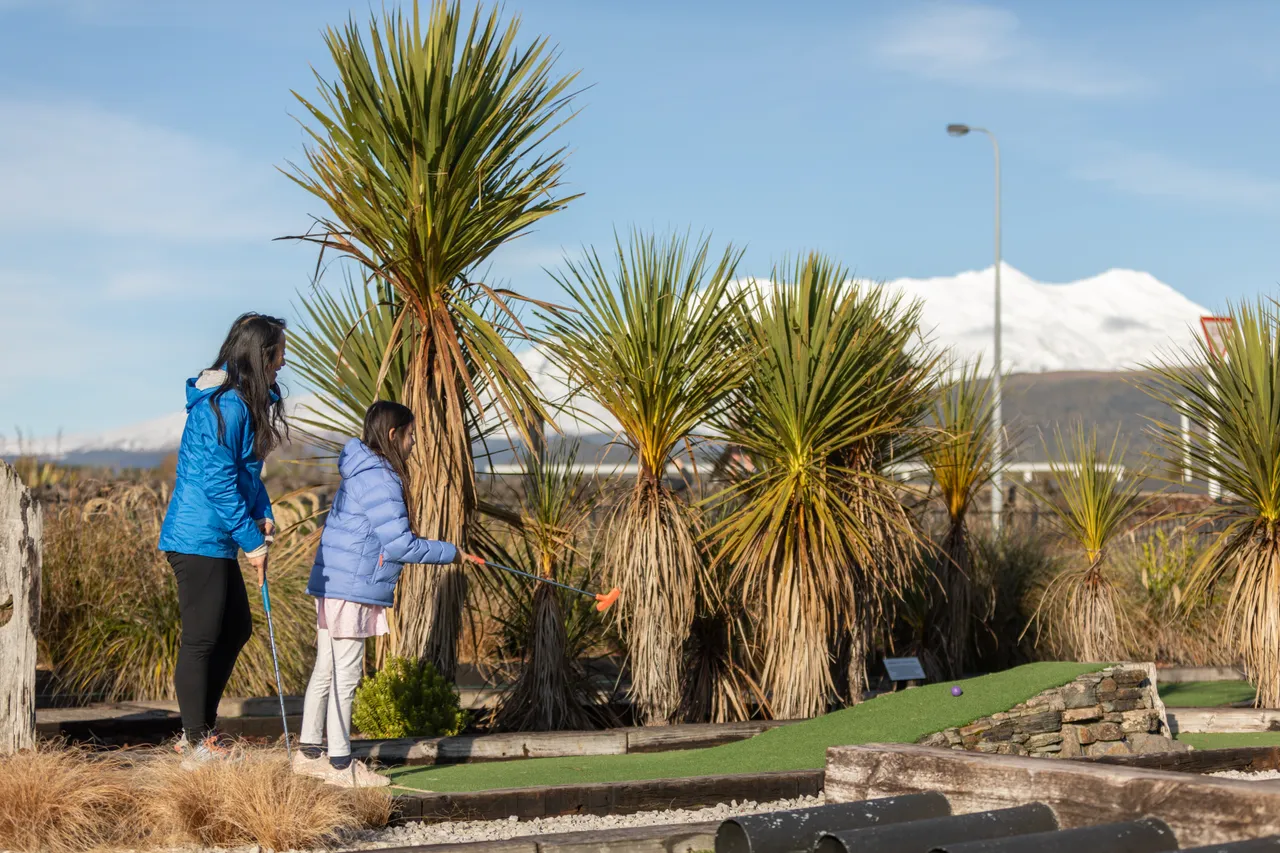 Mini golf at Schnapps in National Park