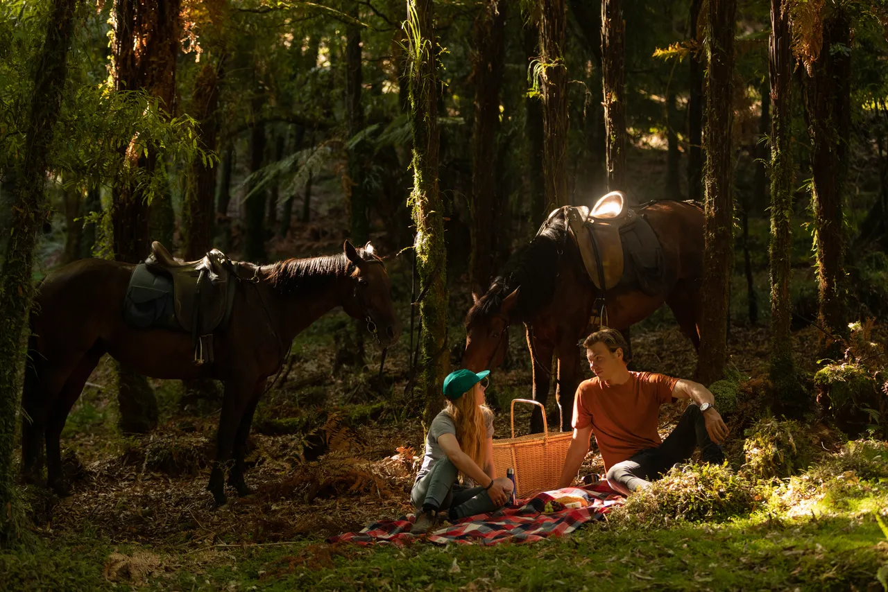 Couple enjoying a picnic on Blue Duck Station