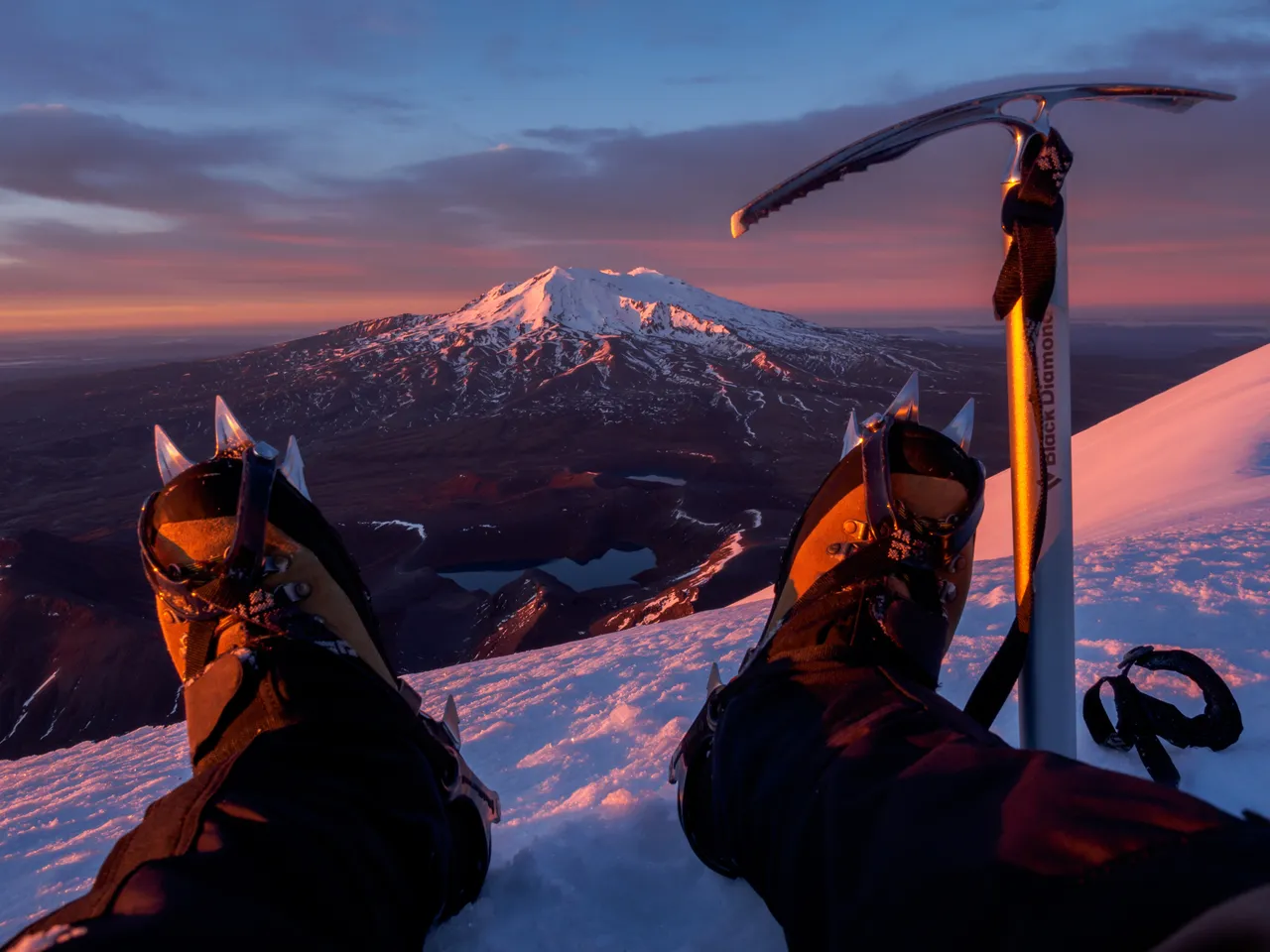 Guided winter hike of the Tongariro Alpine Crossing