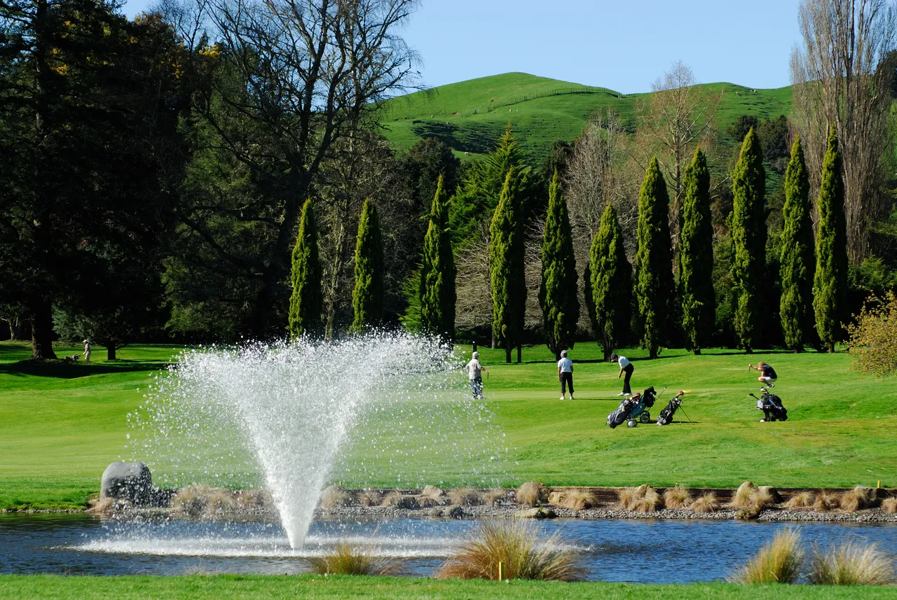 Take some time and enjoy the peaceful settings of the golf clubs in Ruapehu region.