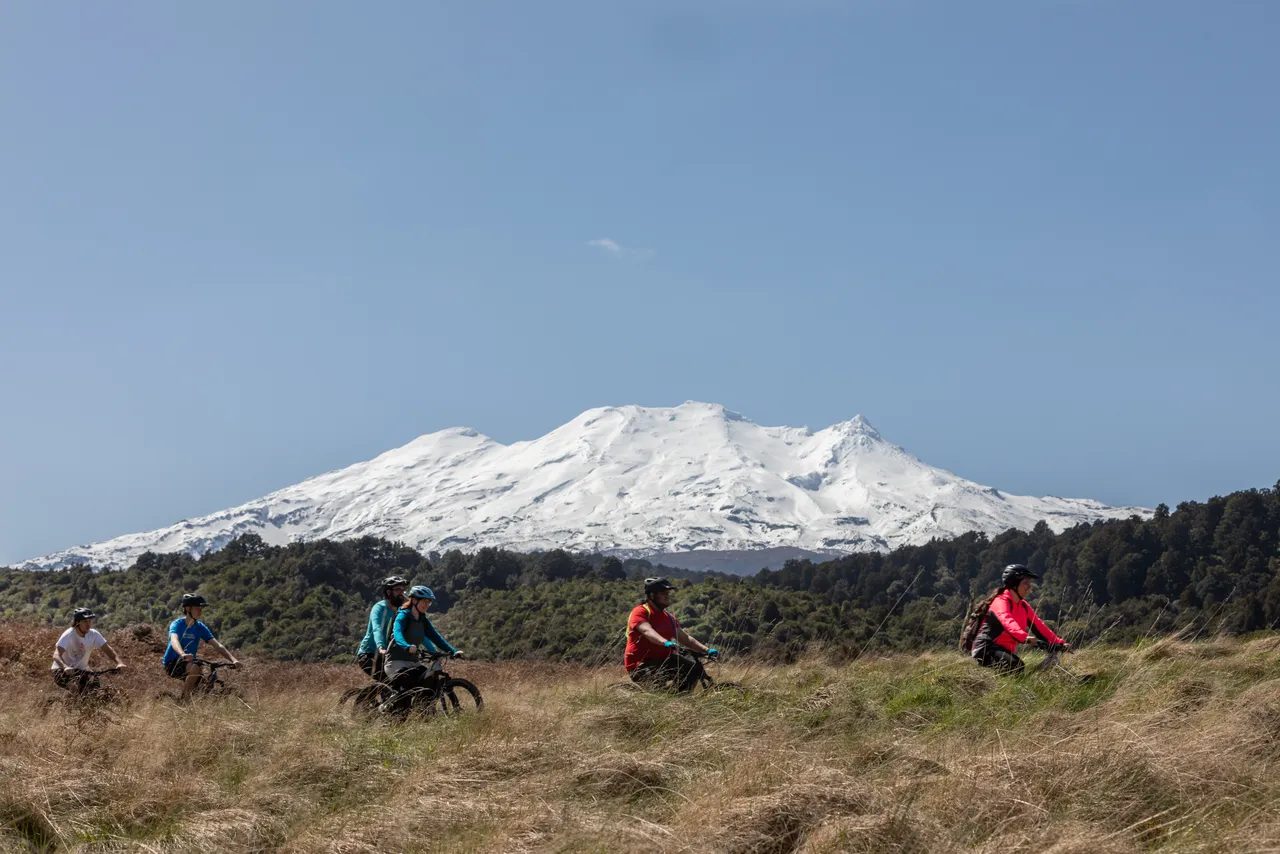 Cycling Te Ara Mangawhero with Friends