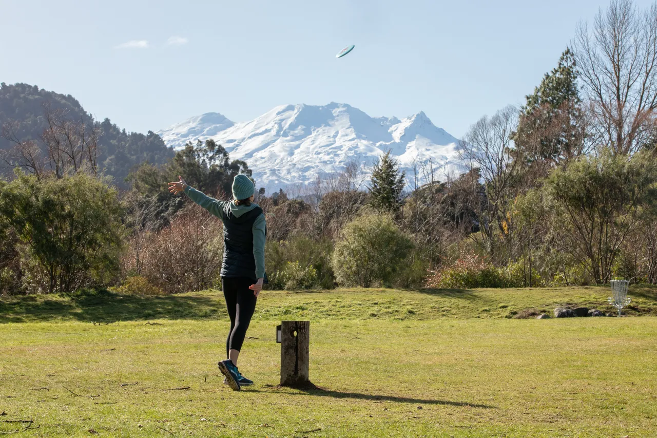 Playing Disc Golf in Ohakune