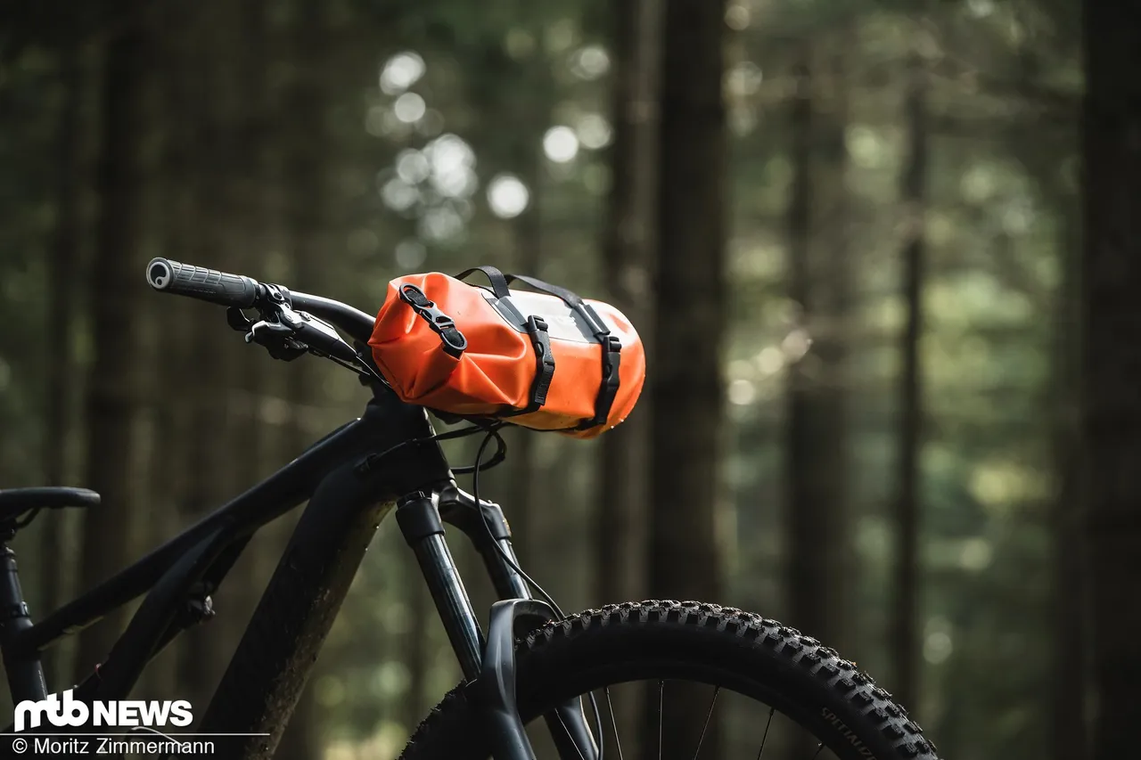 EMTB aeroe handlebar bags