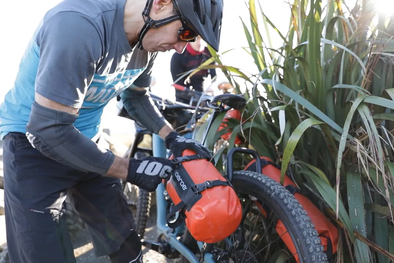 Fixing-bag-to-cradle