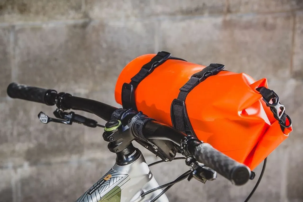 orange-bag-closeup