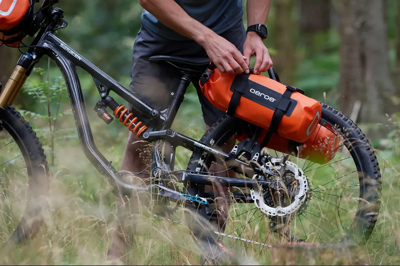 aeroe-BikePack-cradel-drybag-full-suspension-MTB