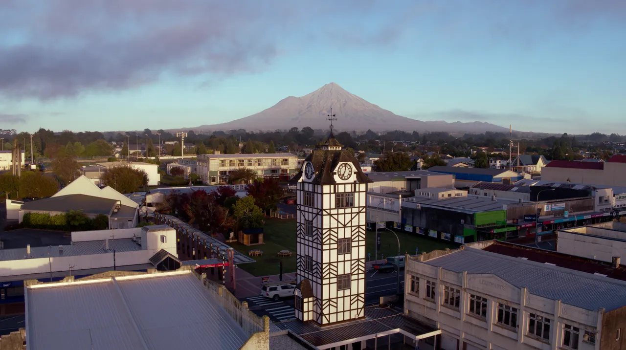 Stratford Glockenspiel with Maunga behind