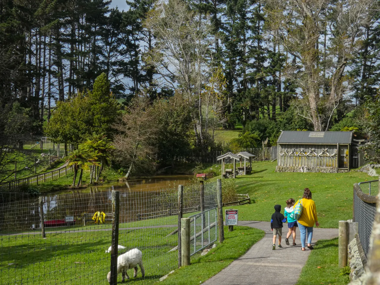 Stony Oaks Wildlife Park Inglewood visitors
