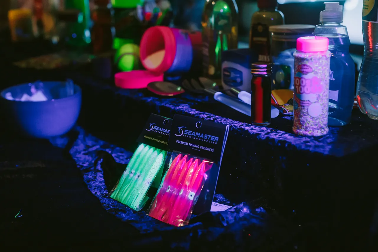 Glow Show at Beaker Street