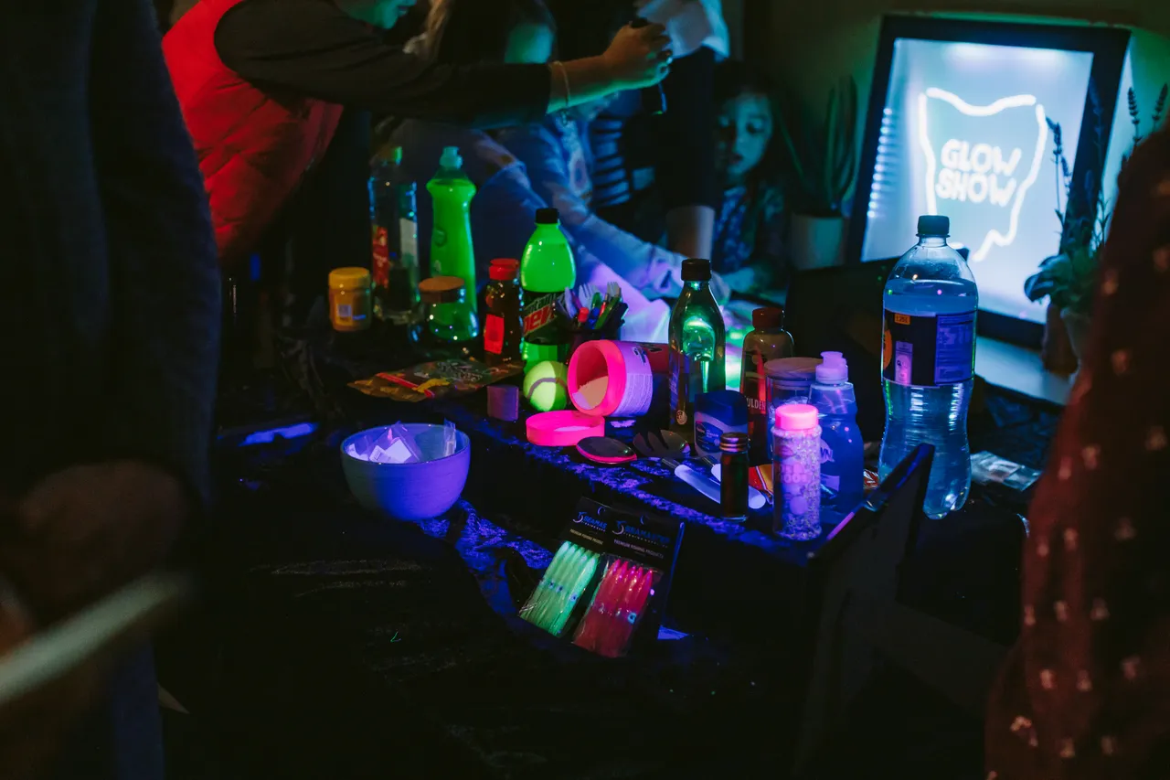 Glow Show at Beaker Street
