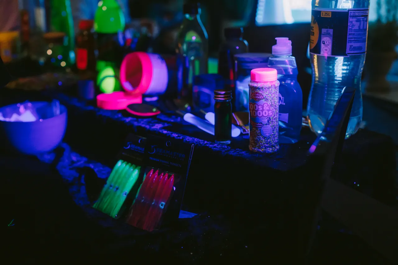 Glow Show at Beaker Street