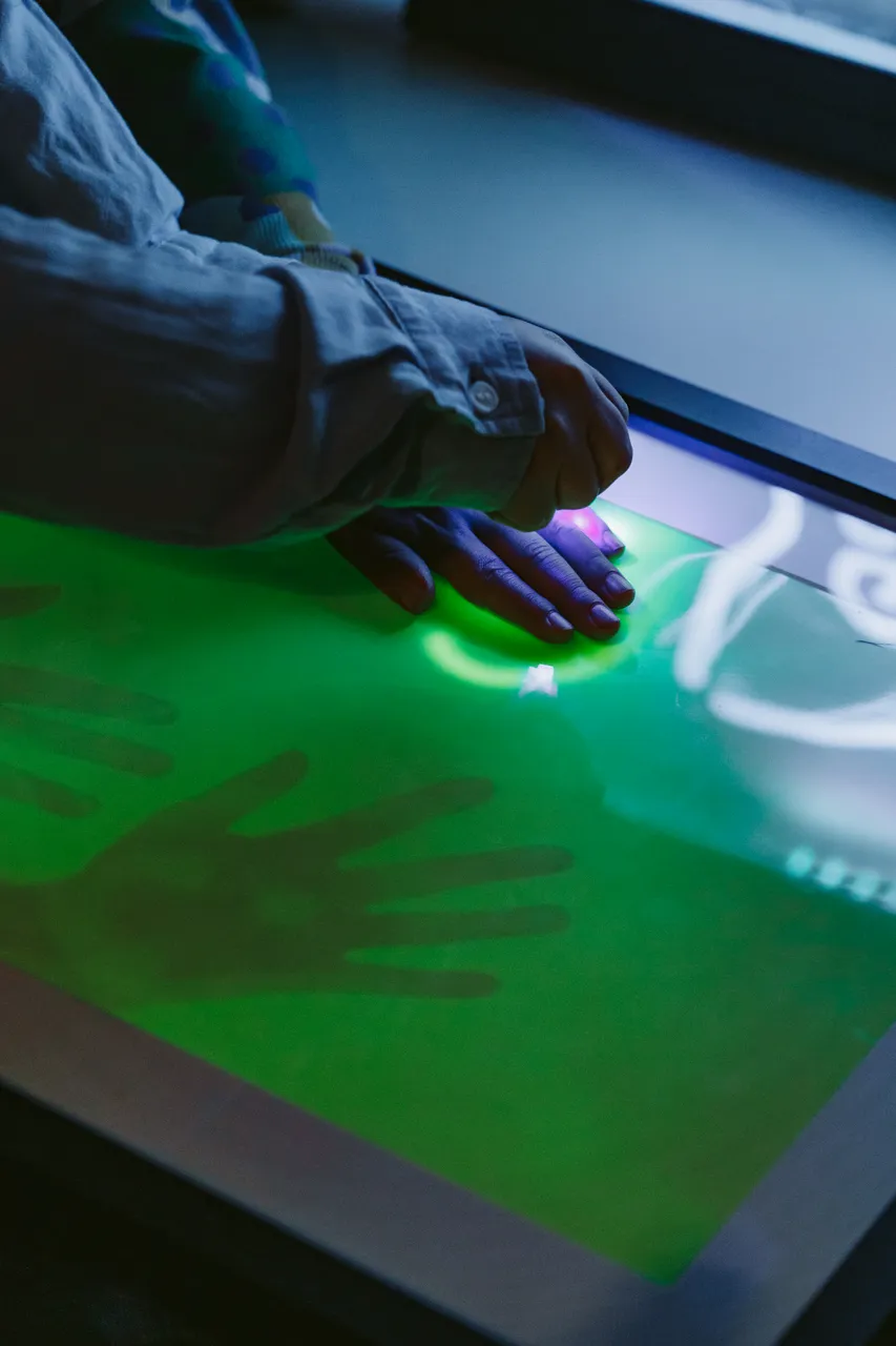 Glow Show at Beaker Street