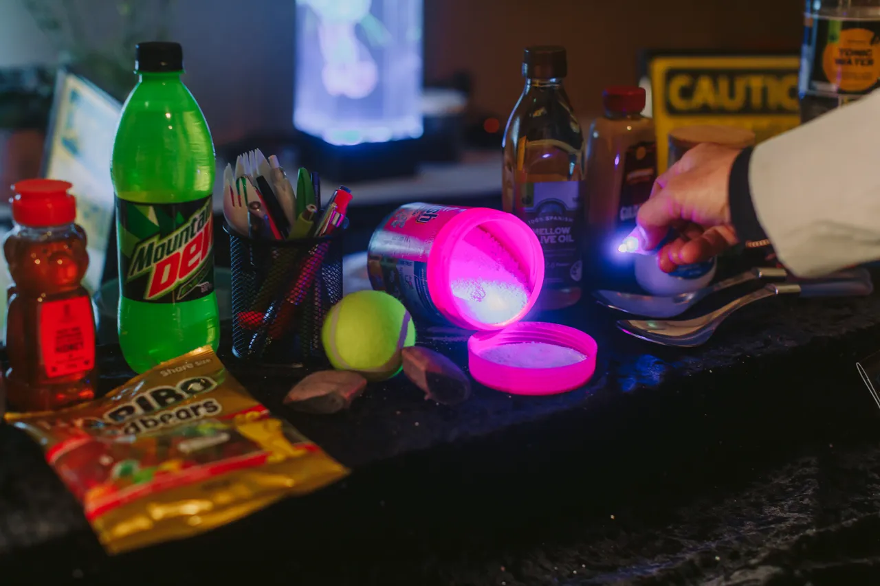 Glow Show at Beaker Street