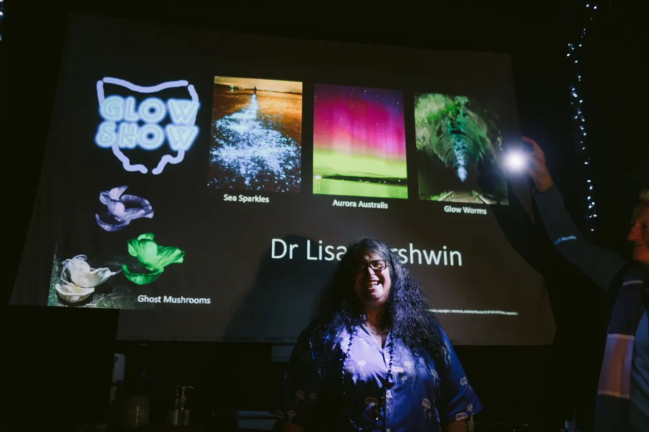 Glow Show at Beaker Street