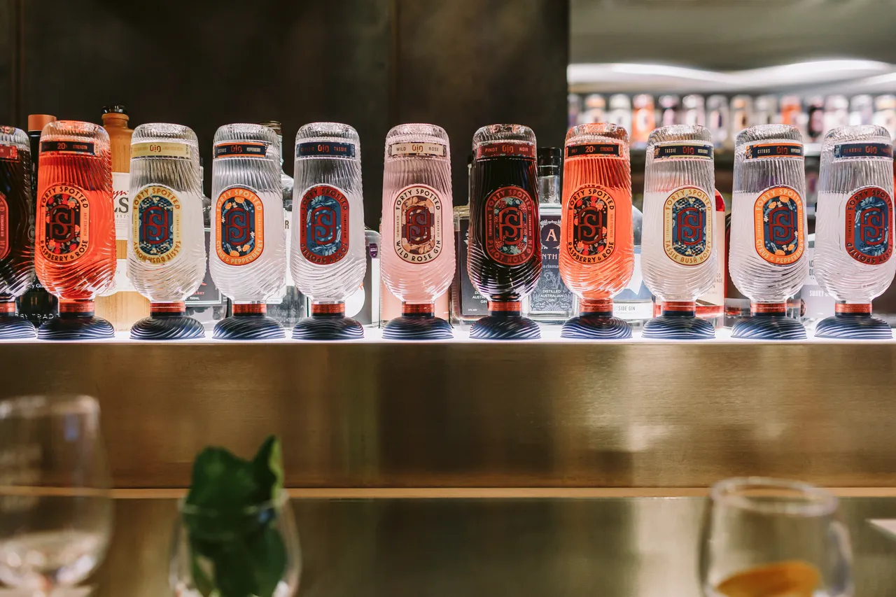Forty Spotted Gin Bar