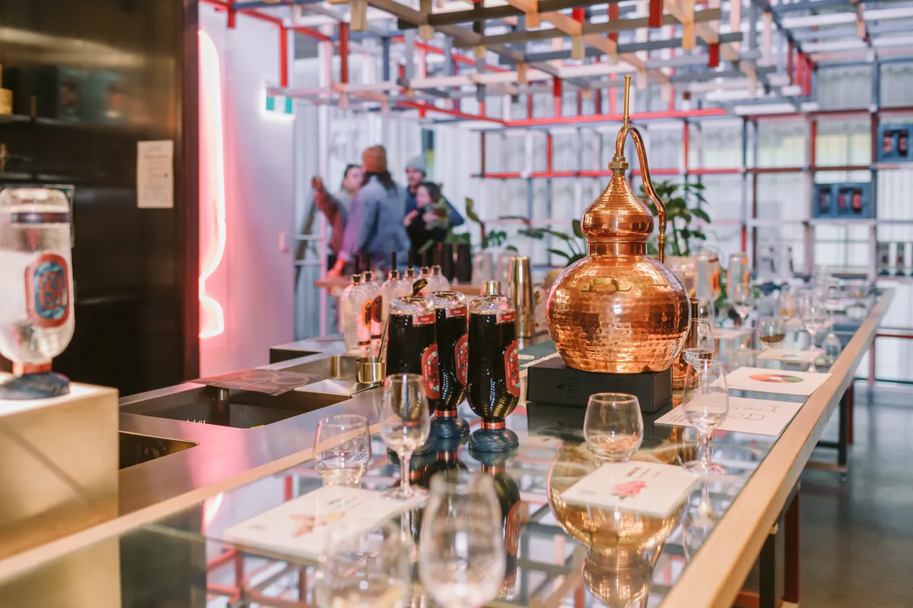 Forty Spotted Gin Bar