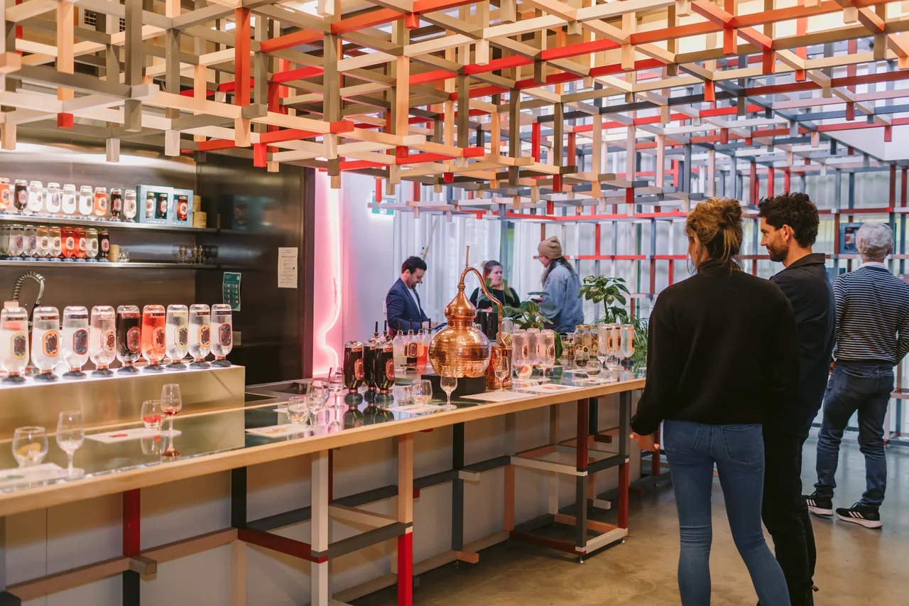 Forty Spotted Gin Bar
