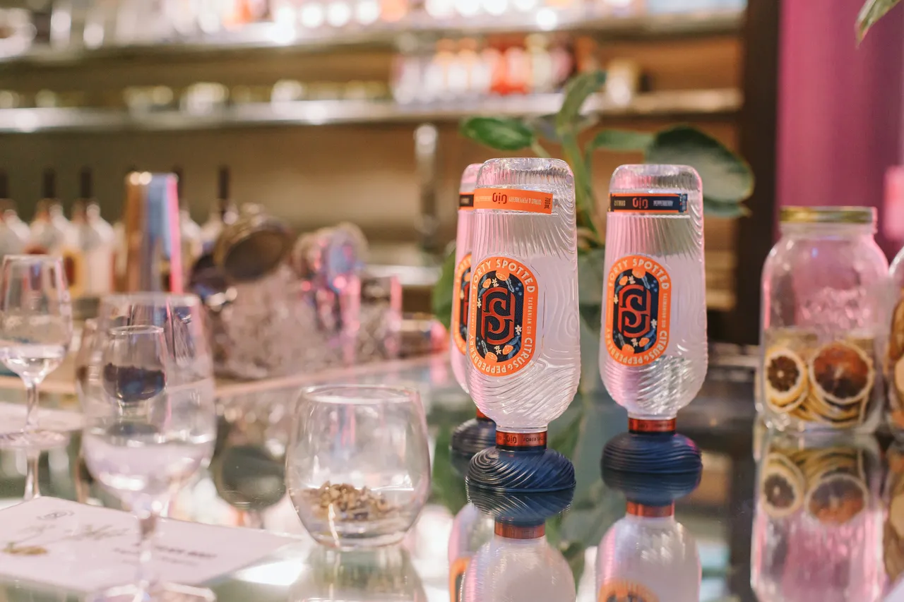 Forty Spotted Gin Bar