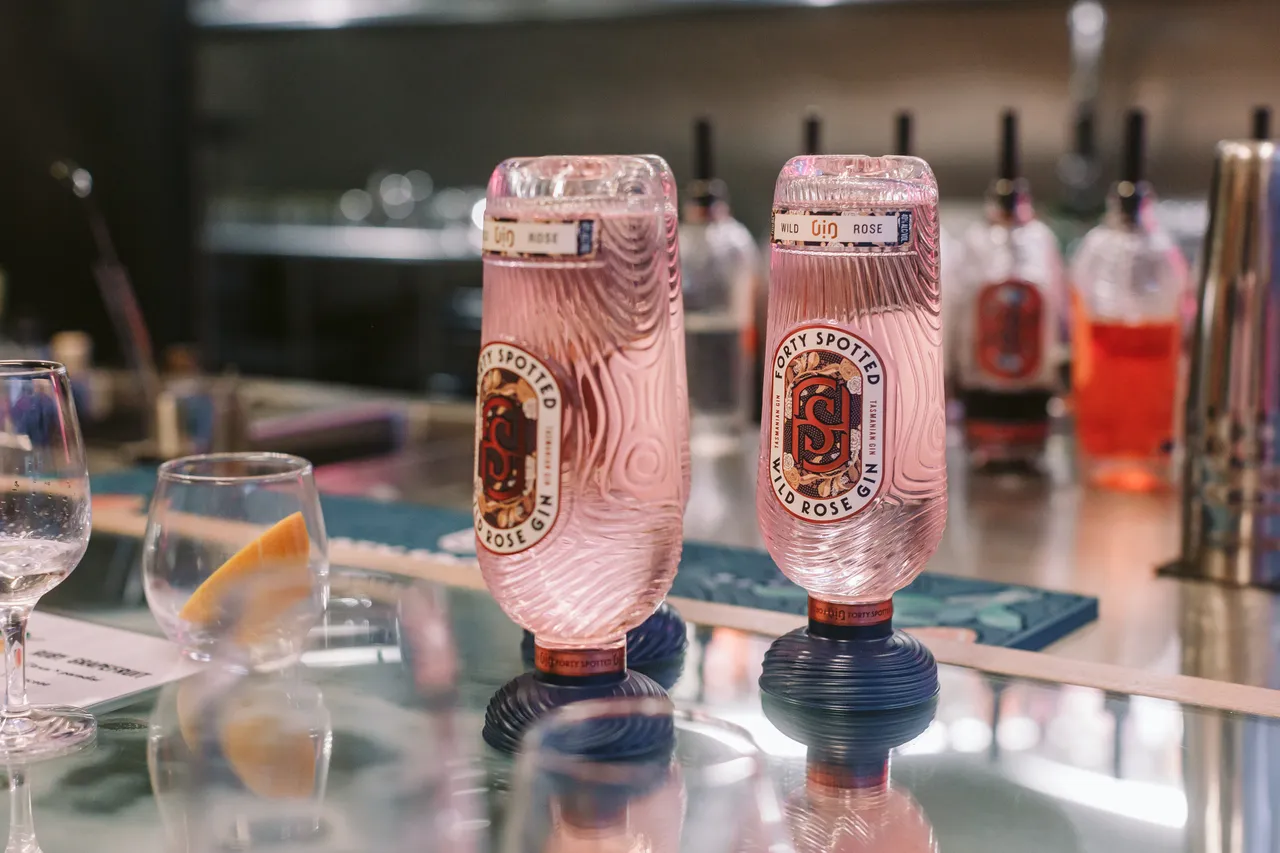 Forty Spotted Gin Bar