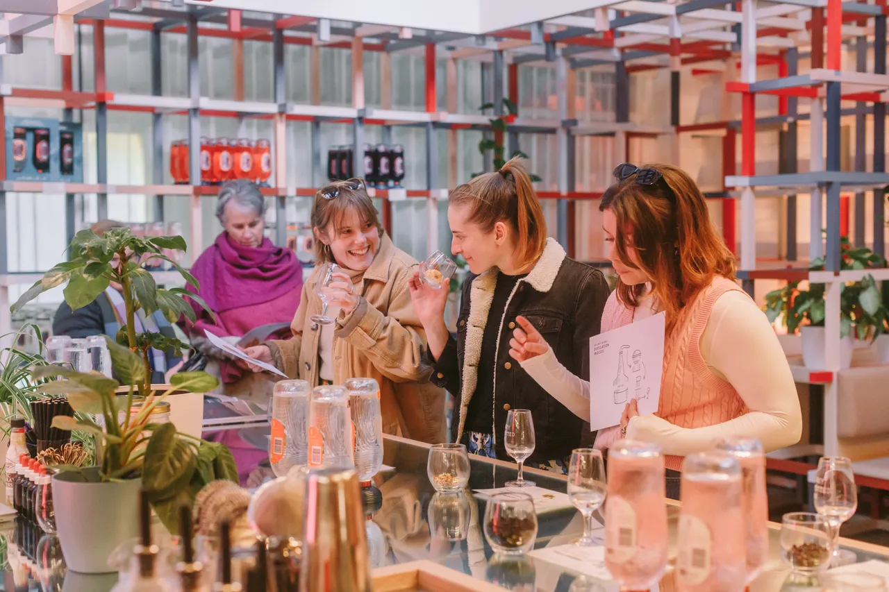 Forty Spotted Gin Bar