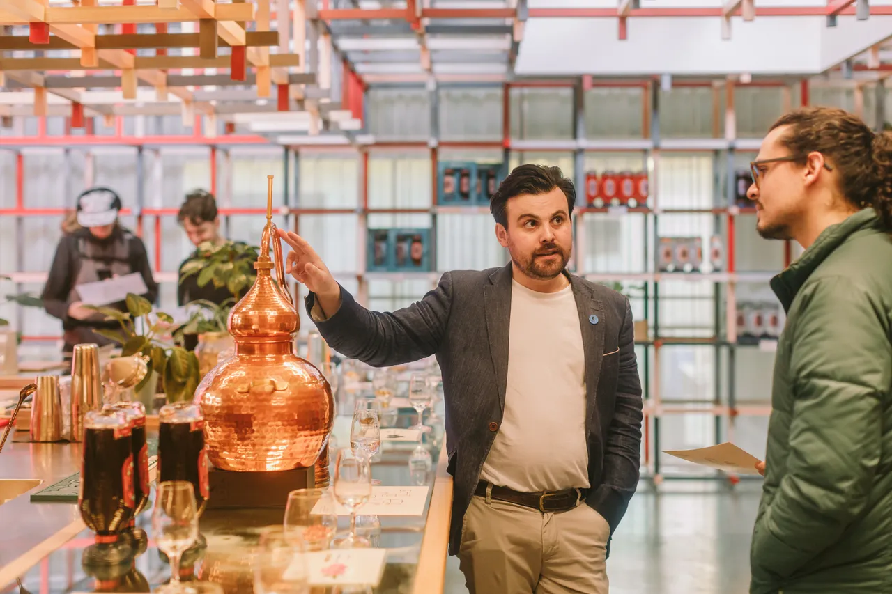 Forty Spotted Gin Bar