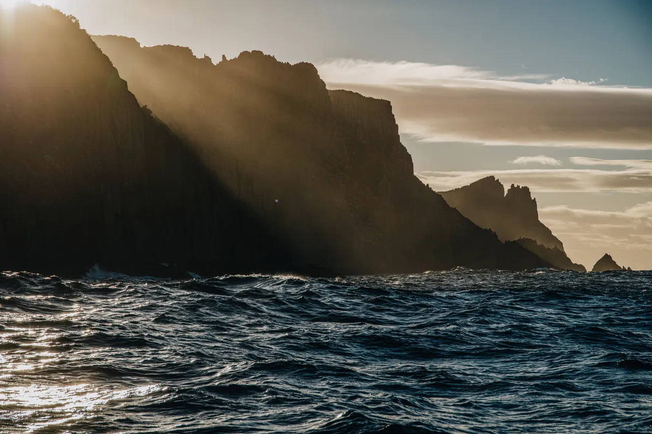 Tasman Peninsula Waves