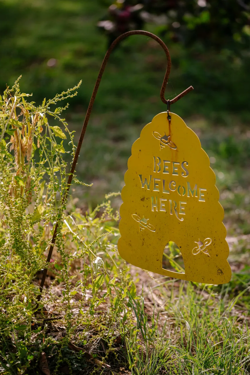 Bees Welcome Here Sign